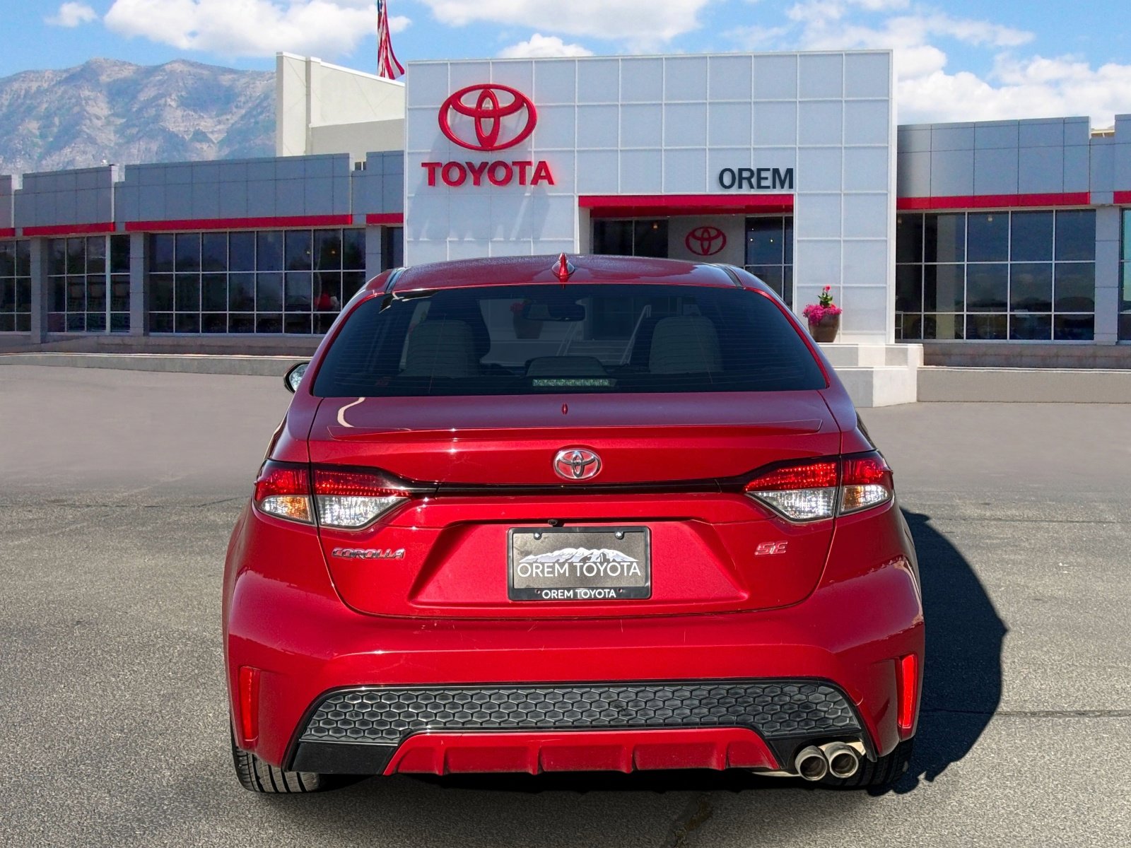 Used 2020 Toyota Corolla SE w/ SE Premium Package image 3