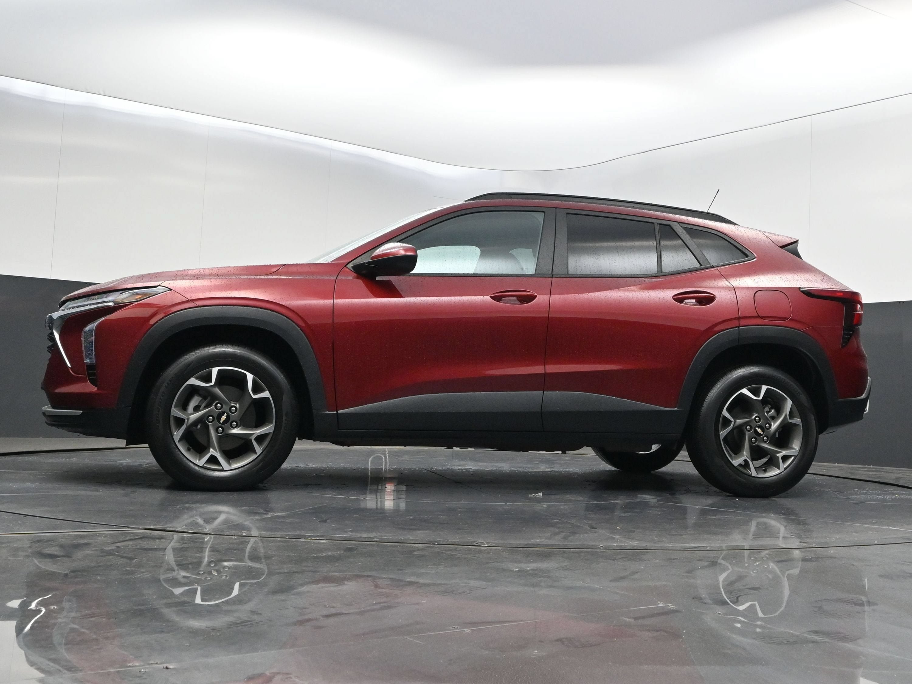 Used 2024 Chevrolet Trax LT FWD image 31