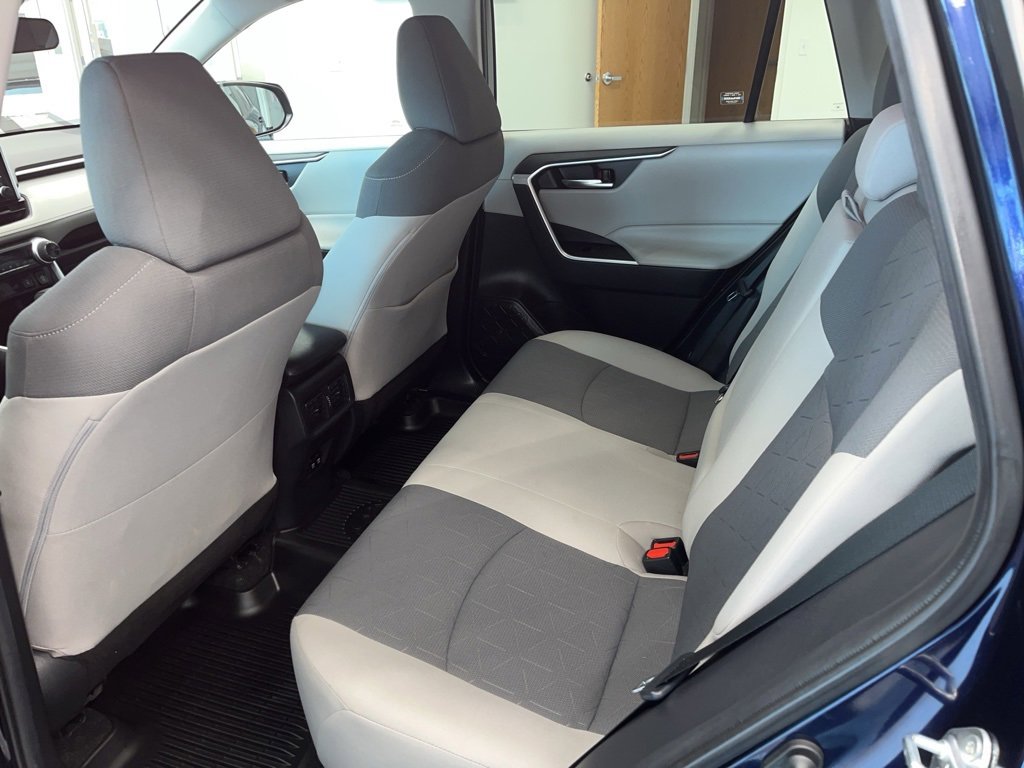 Used 2020 Toyota RAV4 XLE image 12