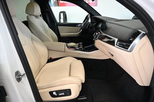 Used 2021 BMW X5 xDrive40i w/ Premium Package image 11