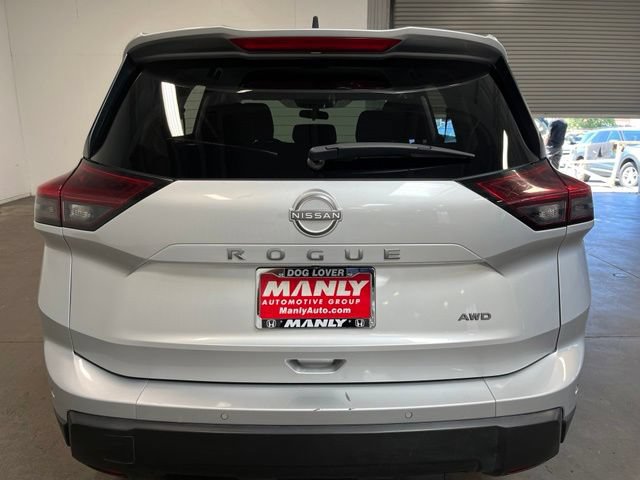 Used 2024 Nissan Rogue S AWD/4WD image 4