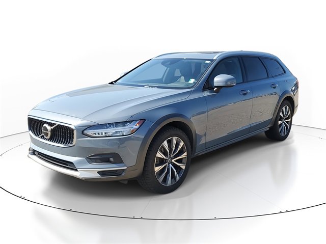 Used 2021 Volvo V90 T6 Cross Country image 2