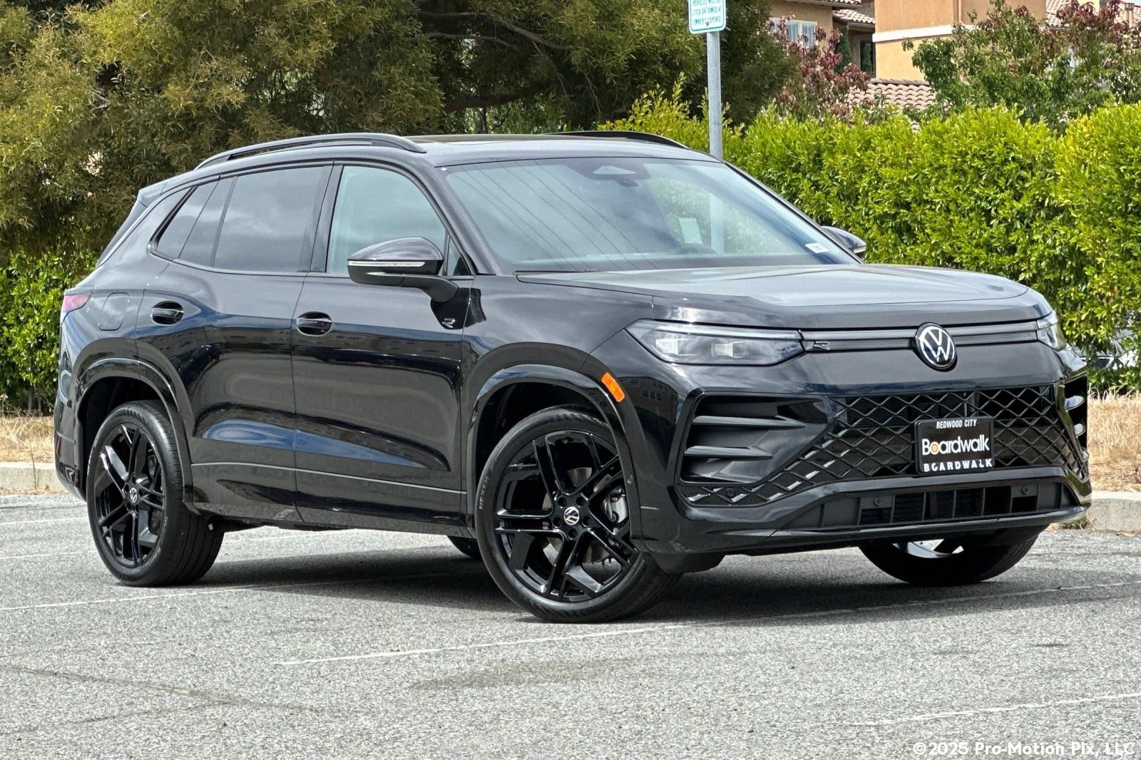 New 2026 Volkswagen Tiguan SE R-Line