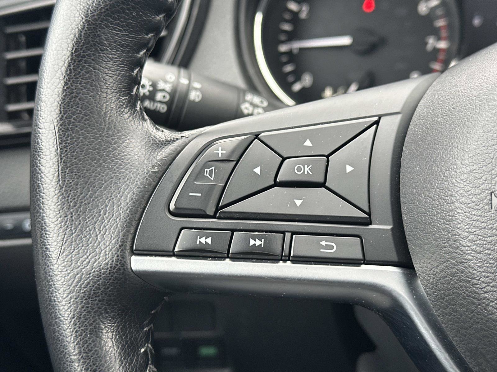 Used 2021 Nissan Rogue Sport SL w/ Premium Package image 22