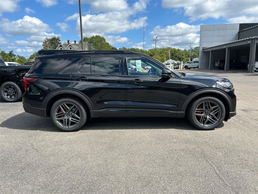 New 2025 Ford Explorer ST image 3