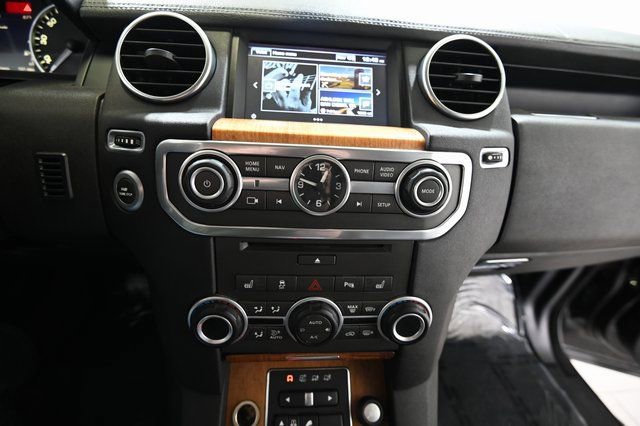 Used 2016 Land Rover LR4 HSE Silver Edition image 5