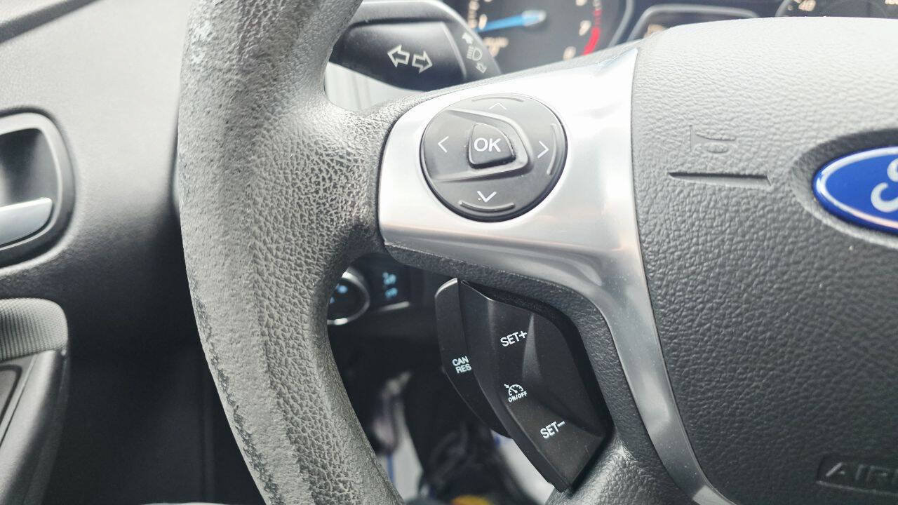 Used 2014 Ford Focus SE w/ SE Winter Package FWD image 23