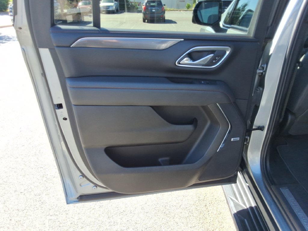 Certified 2024 Chevrolet Suburban RST w/ Luxury Package RWD image 18