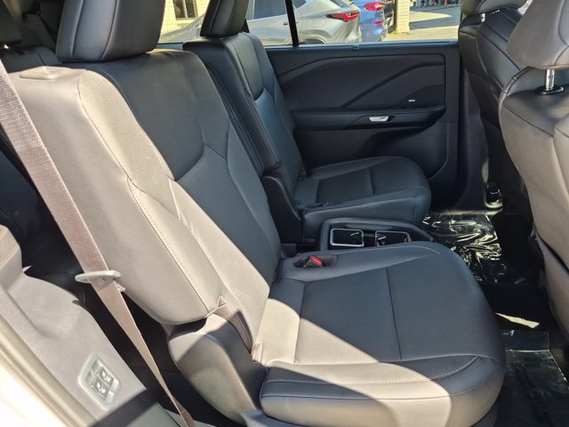 Used 2026 Lexus TX 500h AWD w/ Technology Package image 32