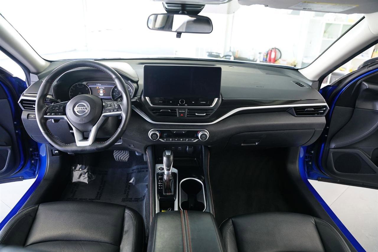 Used 2025 Nissan Altima 2.5 SR w/ SR Premium Package FWD image 16