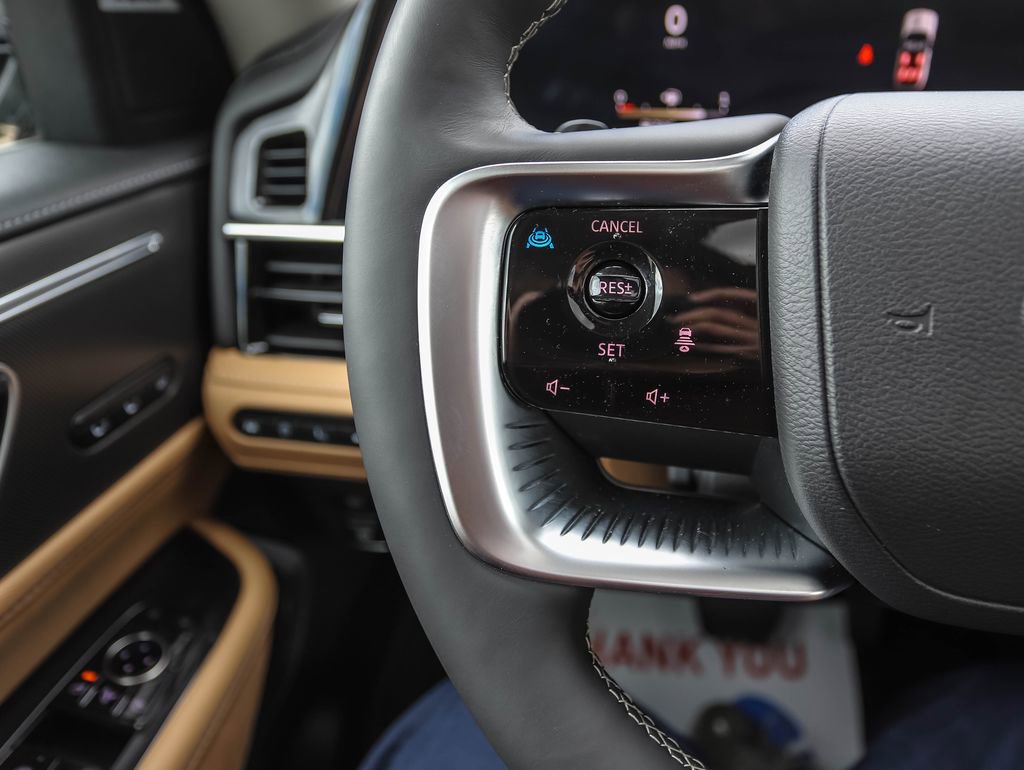 Used 2025 INFINITI QX80 Luxe AWD/4WD image 11