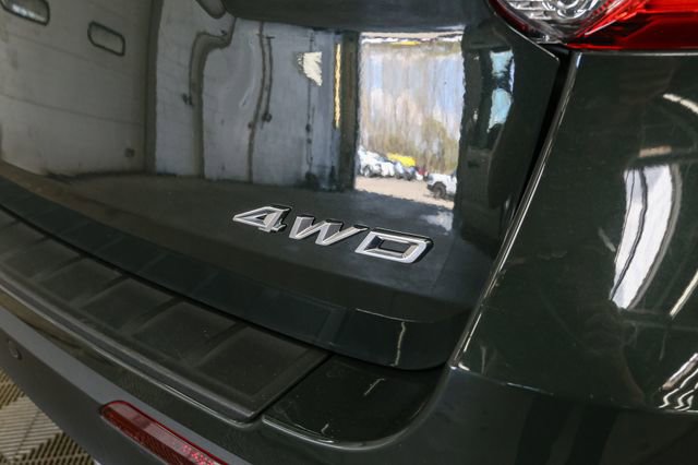 Used 2023 Ford Explorer XLT w/ Equipment Group 202A AWD/4WD image 10