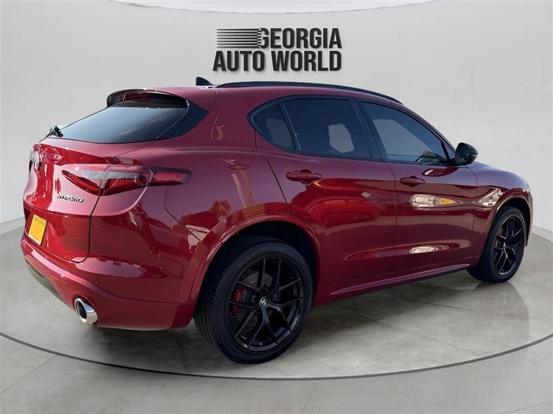 Used 2021 Alfa Romeo Stelvio Ti w/ Premium Package AWD/4WD image 9