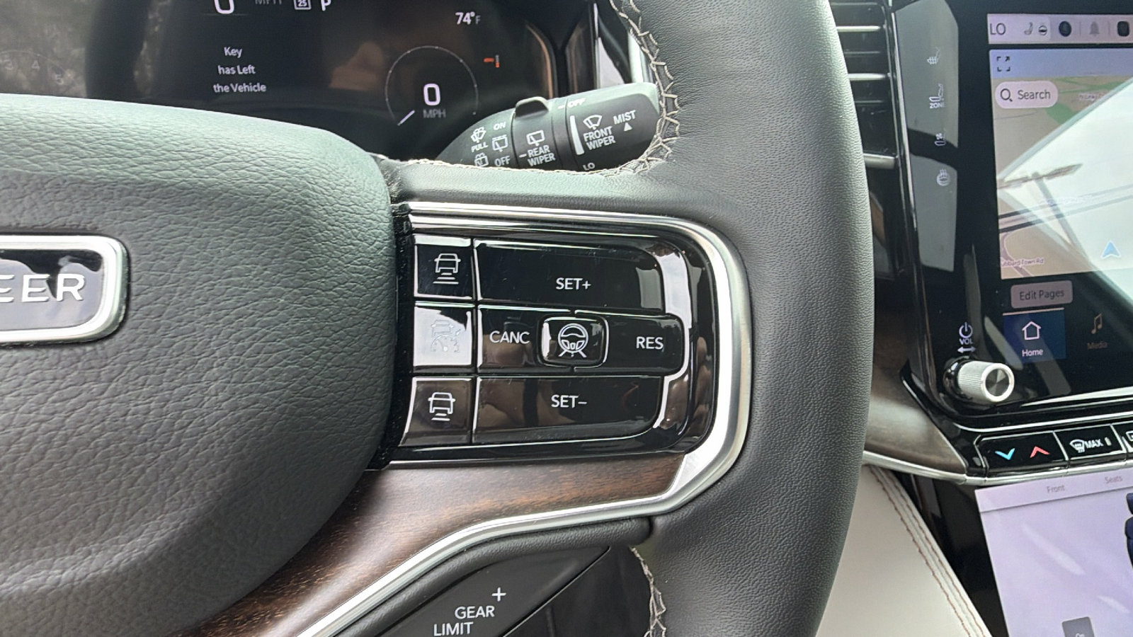 Used 2025 Jeep Grand Wagoneer 4WD image 30