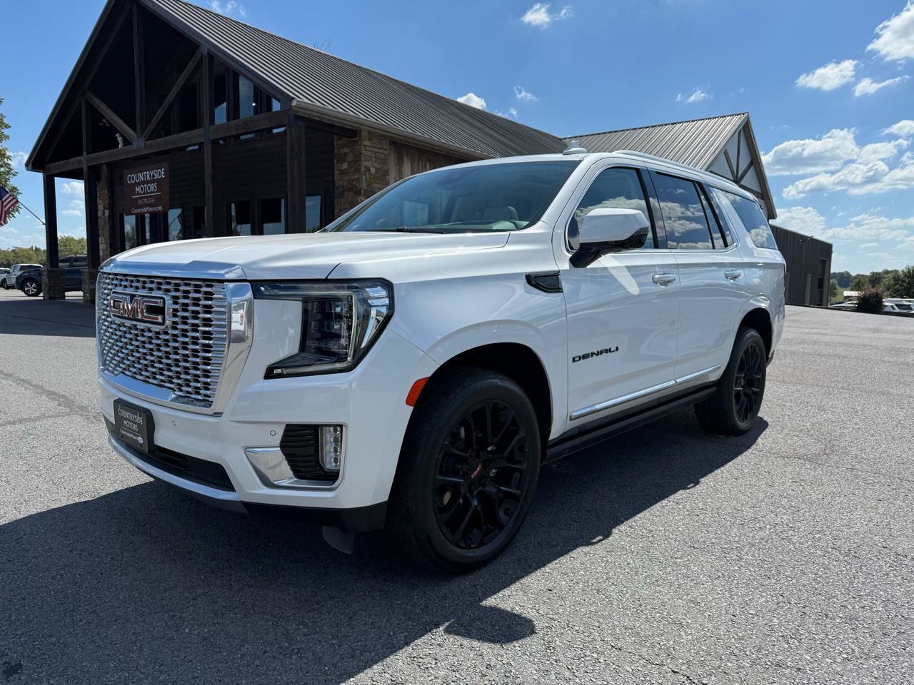 Used 2023 GMC Yukon Denali RWD image 2