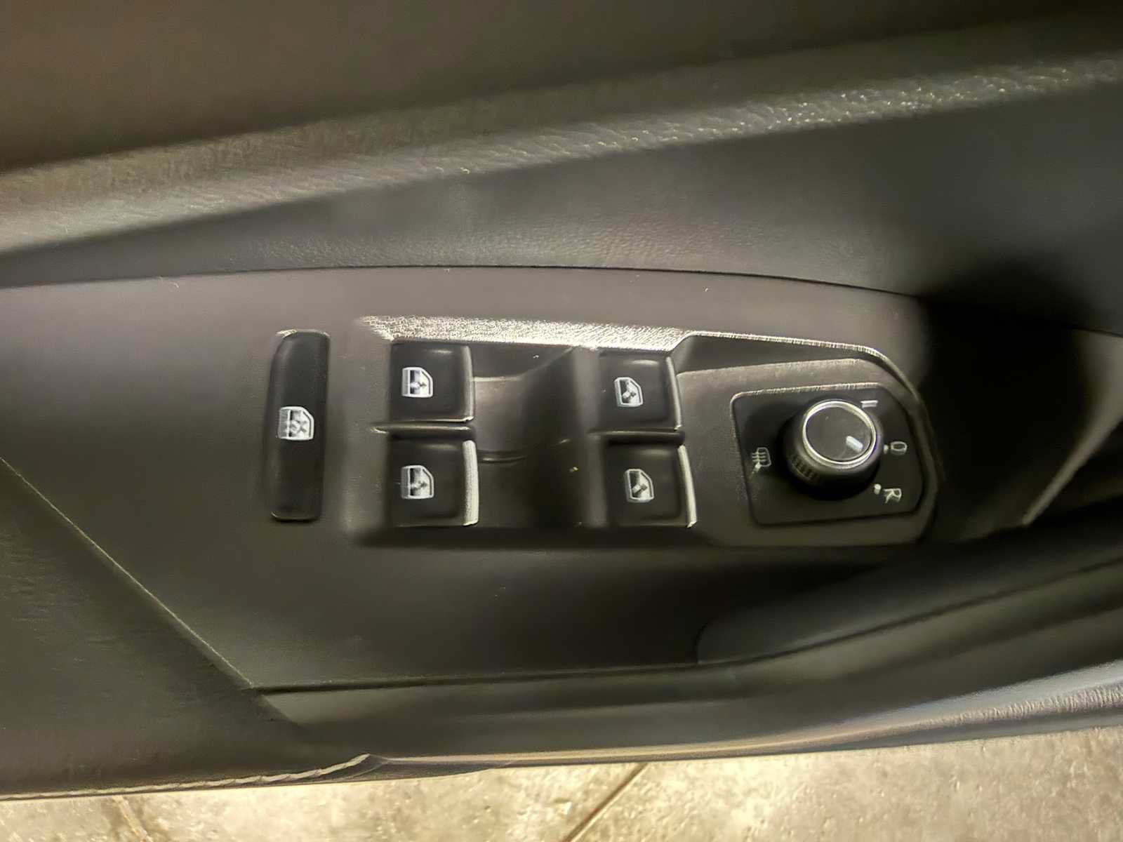 Certified 2023 Volkswagen Jetta S FWD image 21