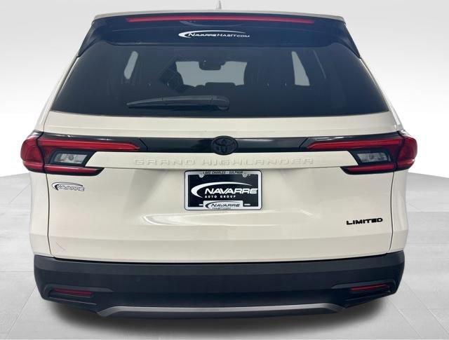 Used 2024 Toyota Grand Highlander Limited image 8