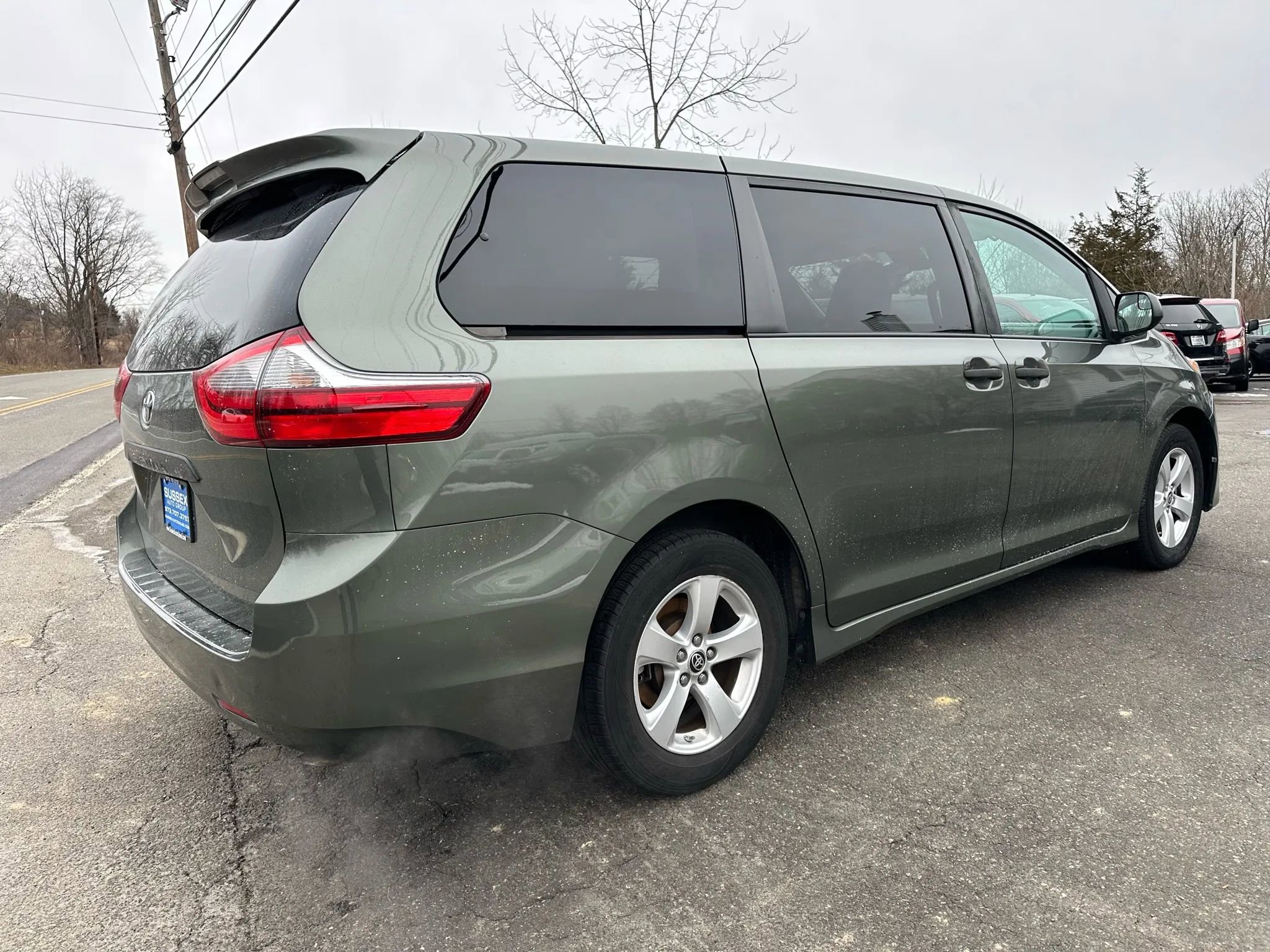 Used 2020 Toyota Sienna L image 6