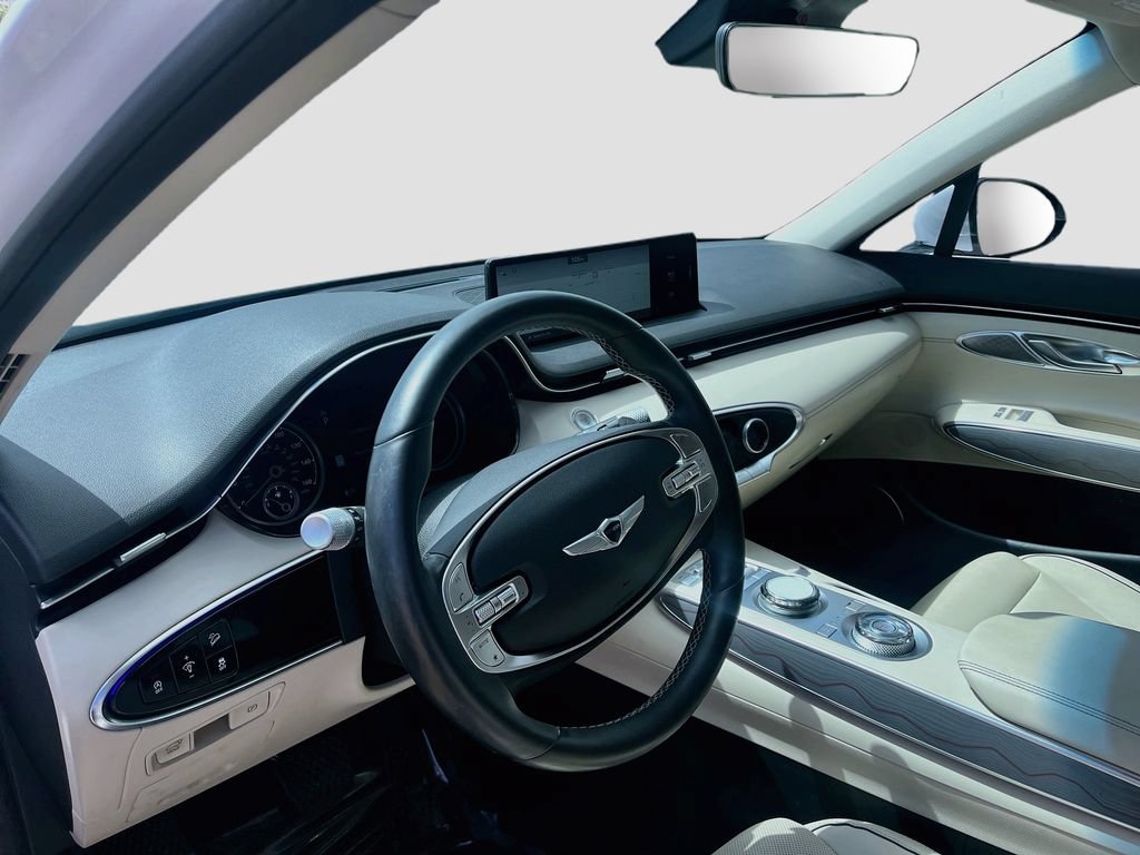 Used 2023 Genesis GV70 2.5T w/ Advanced Package AWD/4WD image 9