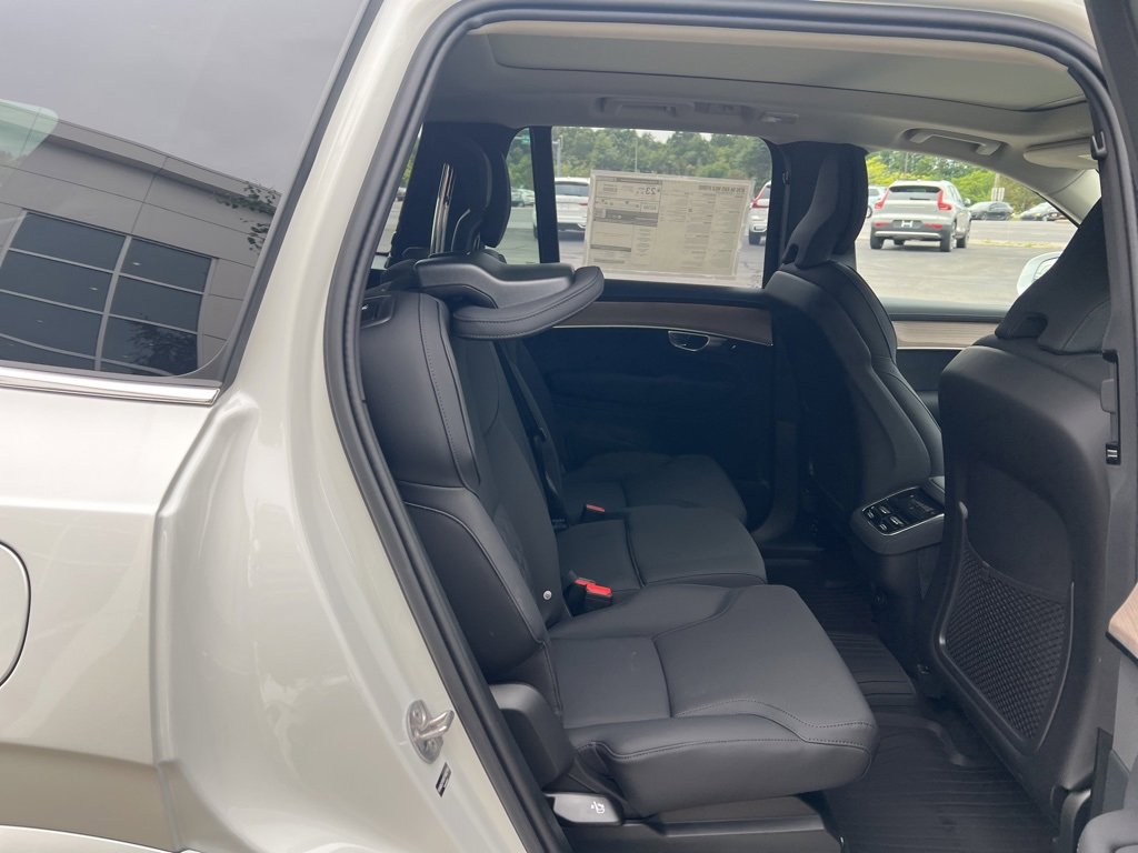 New 2026 Volvo XC90 B6 Plus w/ Protection Package Premier image 36