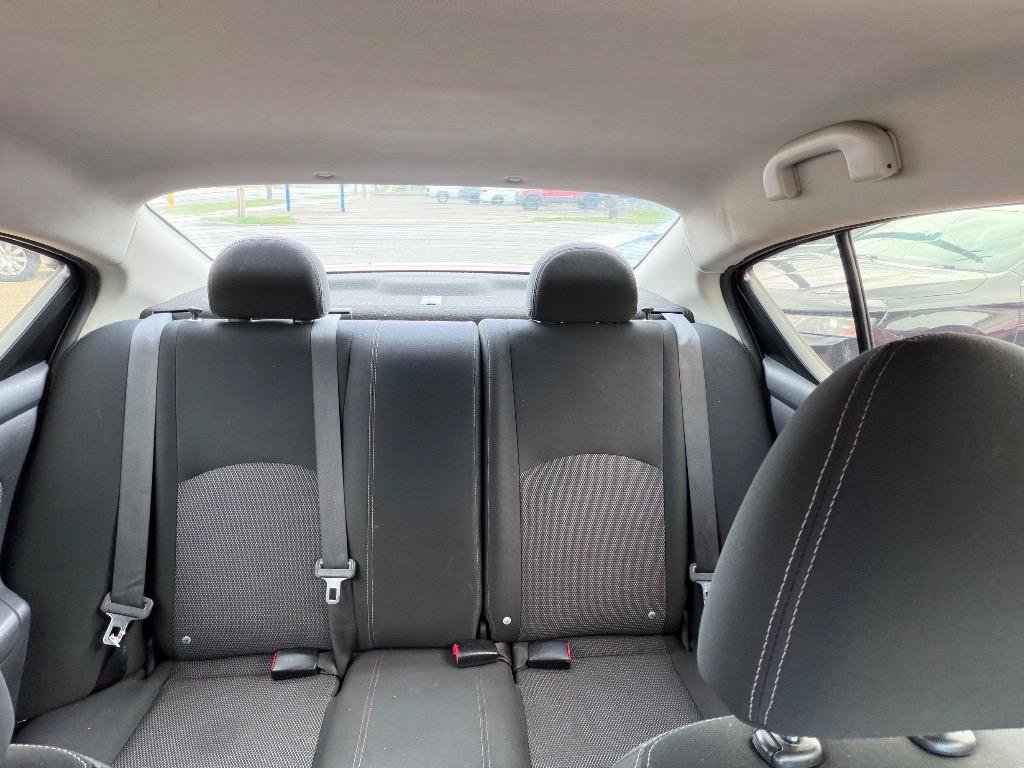 Used 2014 Nissan Versa SV w/ Convenience Package FWD image 20