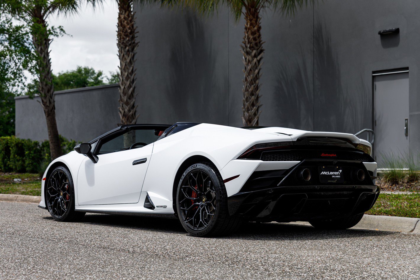 Used 2021 Lamborghini Huracan EVO image 23