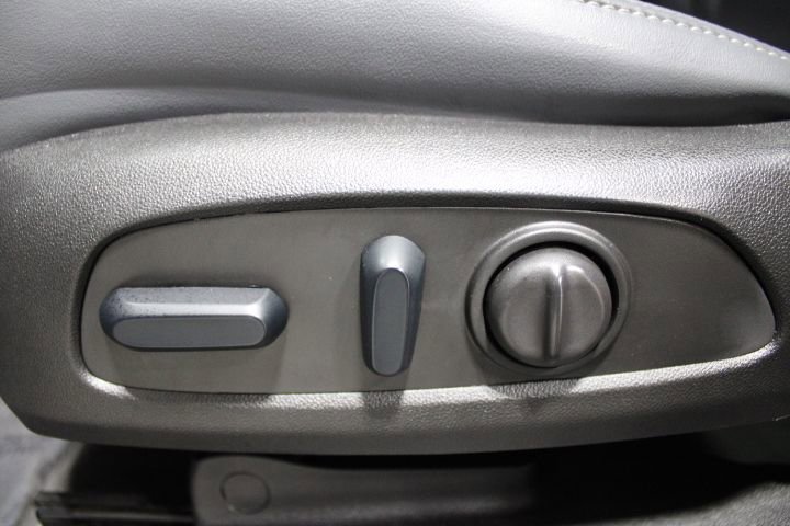 Used 2024 Buick Enclave Essence w/ Experience Buick Package FWD image 23