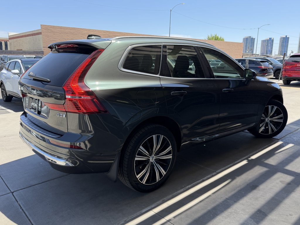 Used 2022 Volvo XC60 B5 Inscription w/ Advanced Package FWD image 4