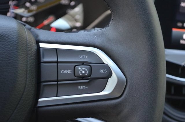 Used 2023 Jeep Compass Latitude w/ Convenience Group AWD/4WD image 20