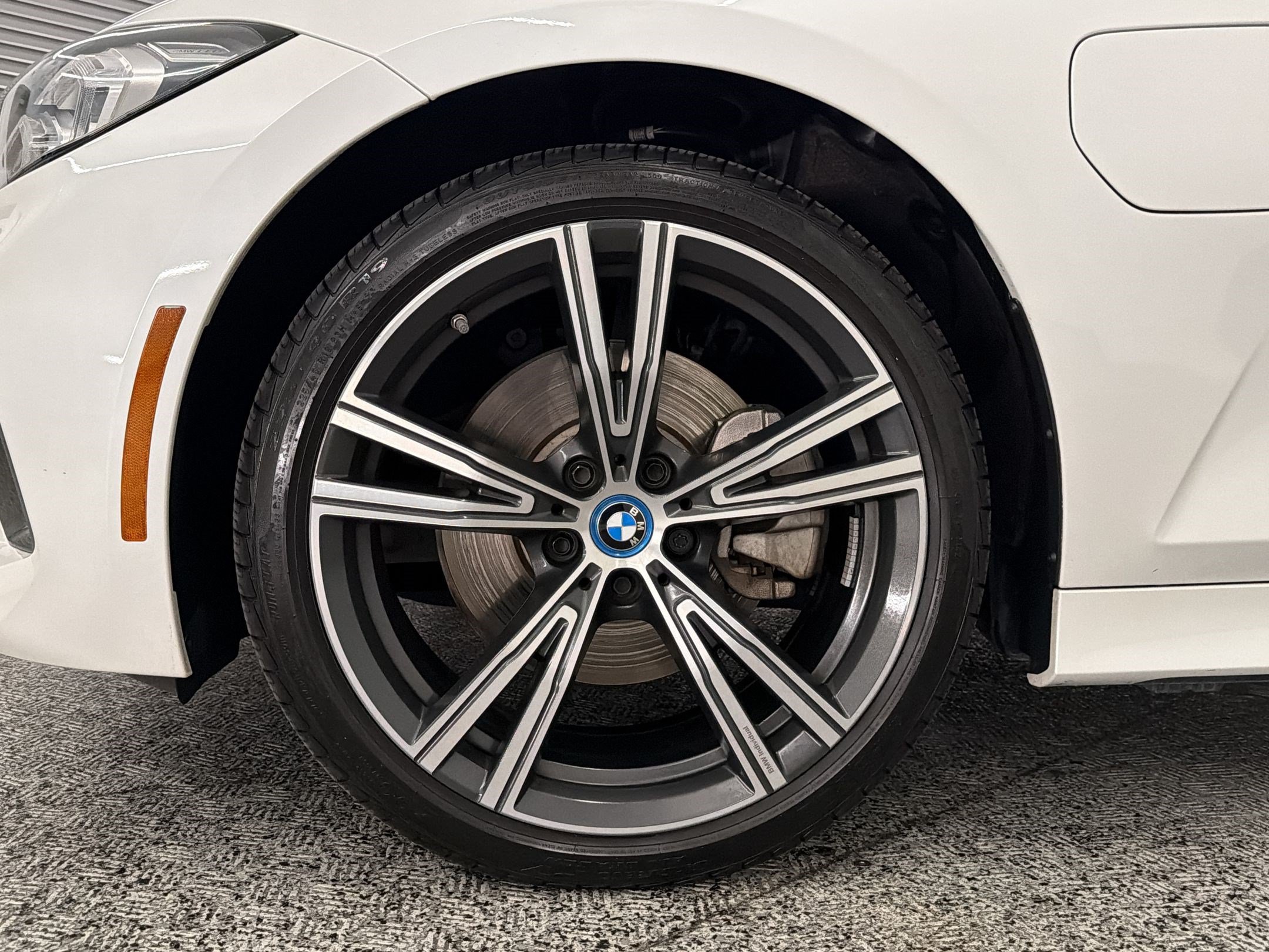Used 2024 BMW 330e w/ Premium Package RWD image 12