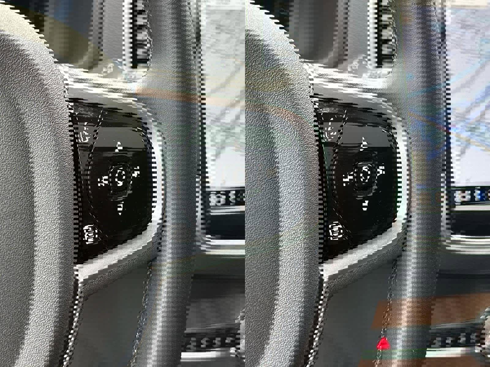 Used 2025 Volvo XC90 B6 Plus w/ Protection Package Premier image 24