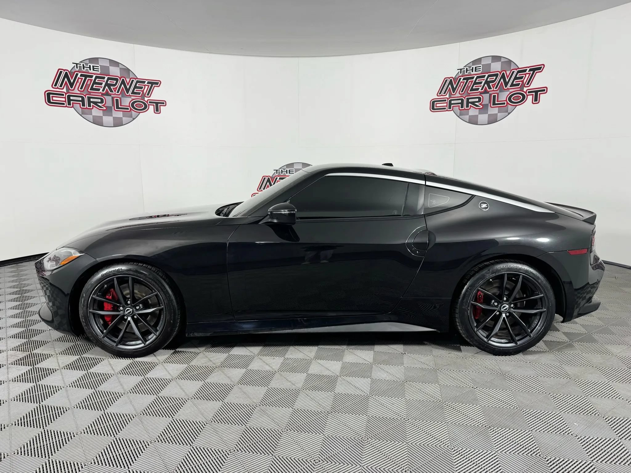 Used 2023 Nissan Z w/ Floor Mat Package (L93) RWD image 4