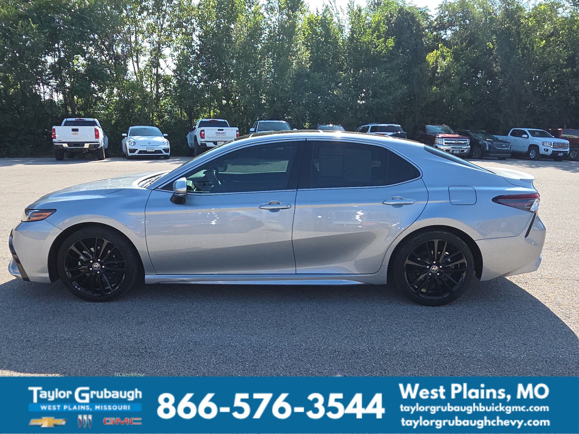 Used 2023 Toyota Camry XSE w/ Cold Weather Package FWD image 5