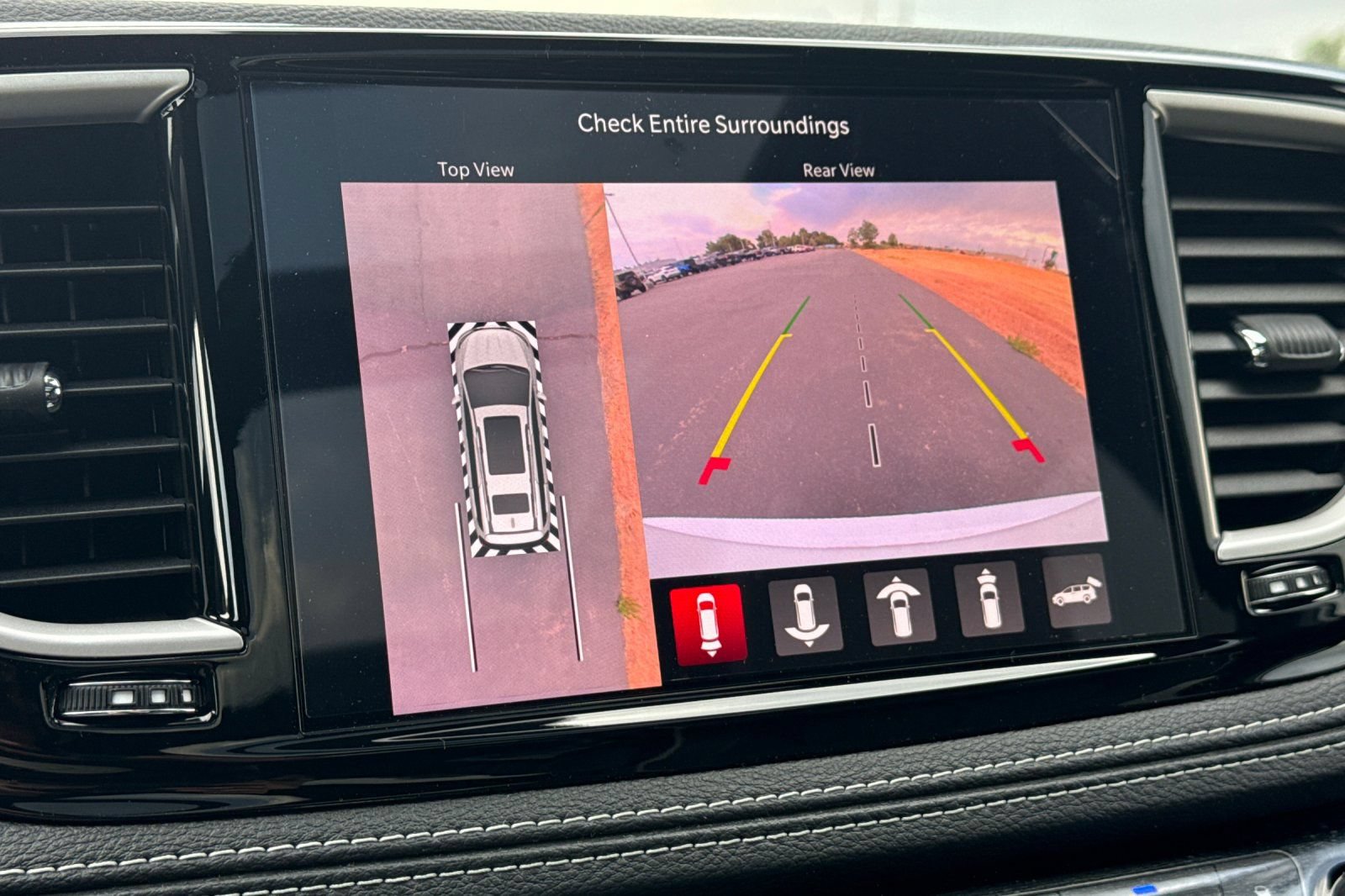 New 2027 Chrysler Pacifica Limited AWD/4WD image 20