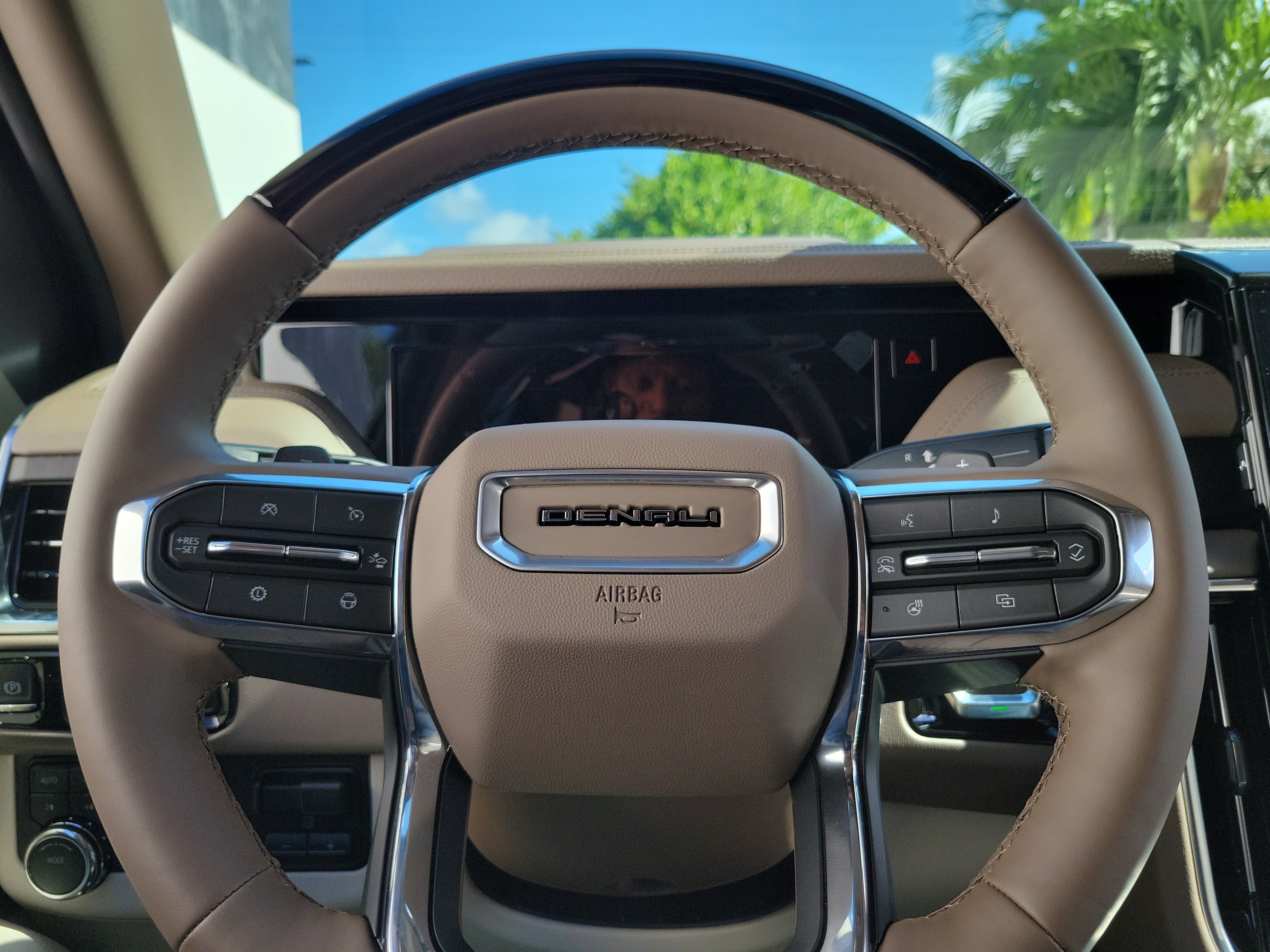 New 2026 GMC Yukon XL Denali w/ Denali Reserve Package AWD/4WD image 25