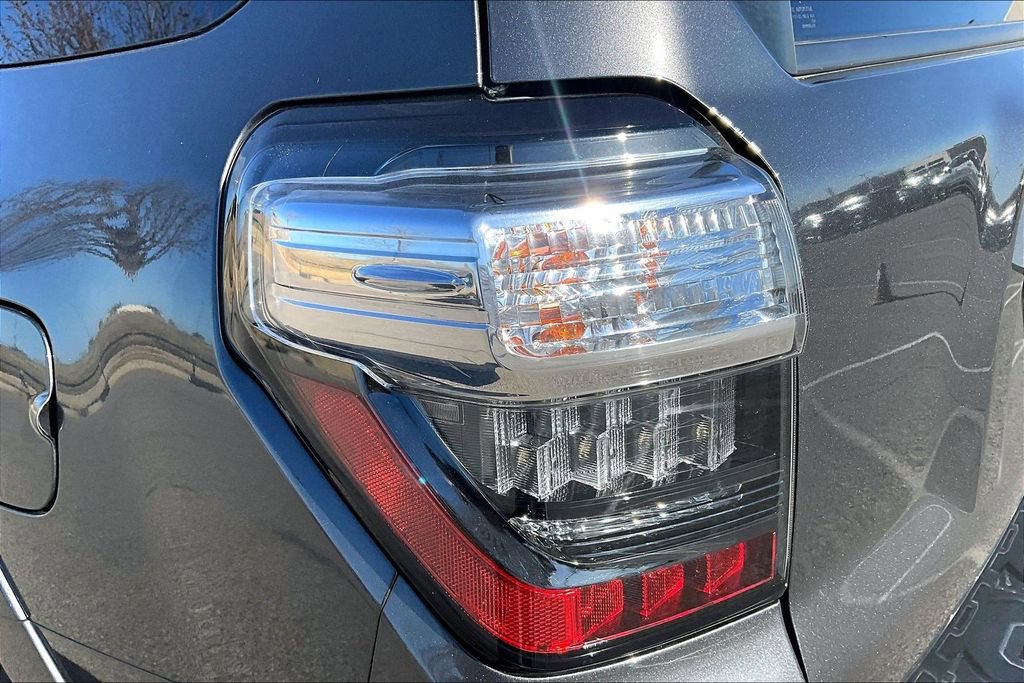 Used 2016 Toyota 4Runner SR5 image 32