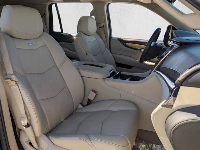 Used 2020 Cadillac Escalade Premium Luxury AWD/4WD image 25