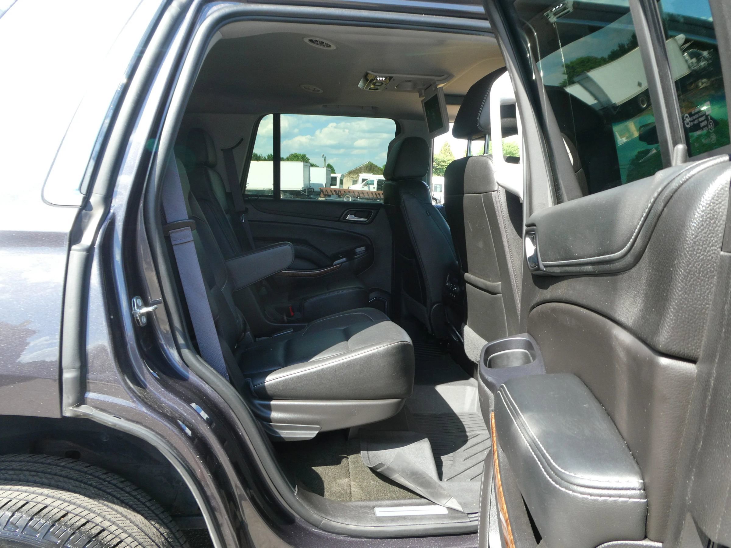 Used 2017 Chevrolet Tahoe Premier AWD/4WD image 29