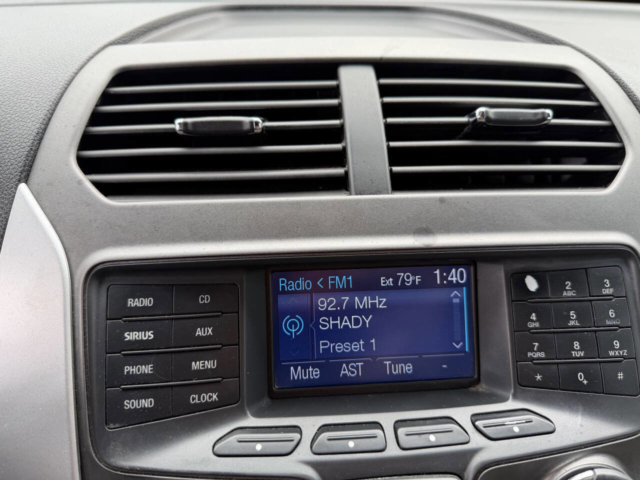 Used 2014 Ford Explorer XLT image 27