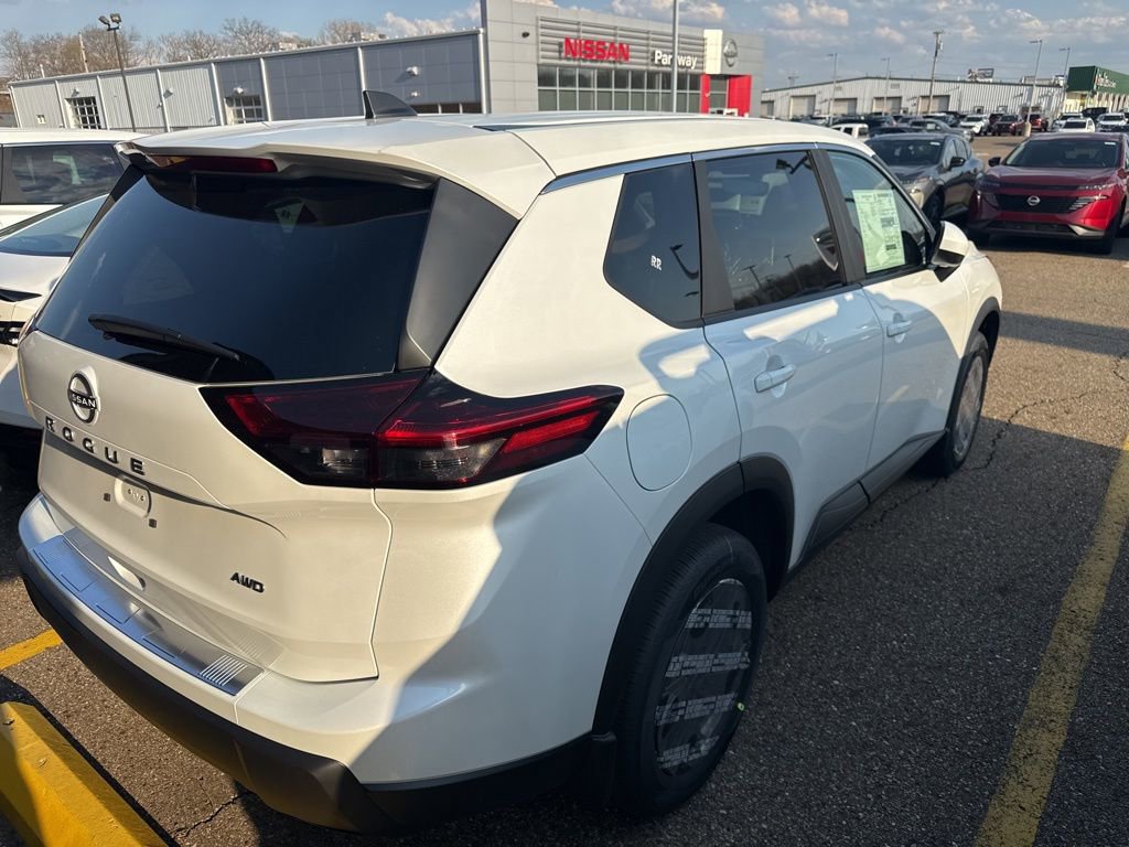 New 2026 Nissan Rogue SV w/ Cold Weather Package image 4