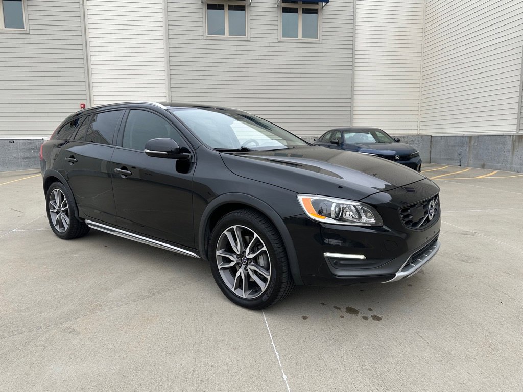 Used 2016 Volvo V60 T5 Cross Country Platinum