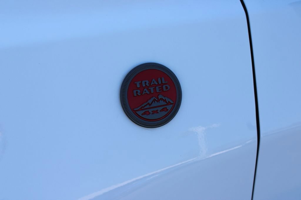 Used 2025 Jeep Compass Trailhawk w/ Trailer Tow Group AWD/4WD image 19