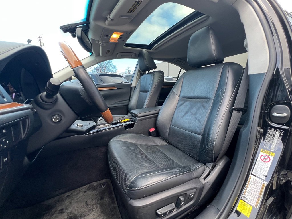 Used 2013 Lexus ES 300h w/ Luxury Pkg FWD image 11