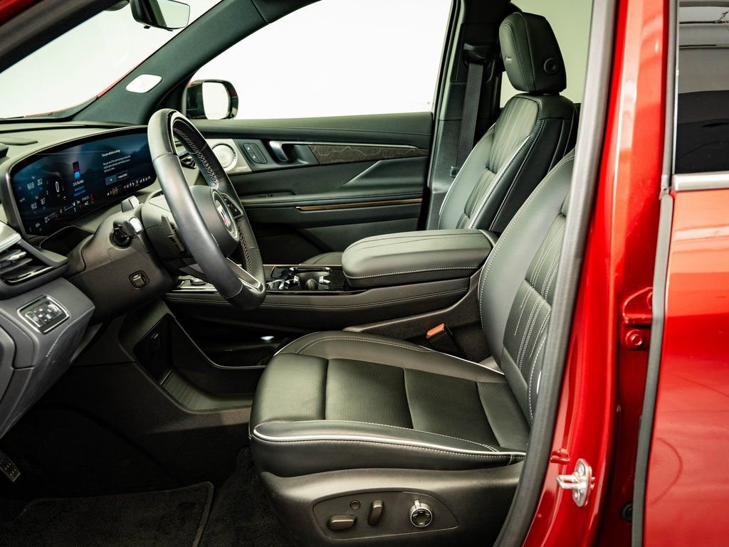 Used 2025 Buick Enclave Avenir w/ Super Cruise Package image 24