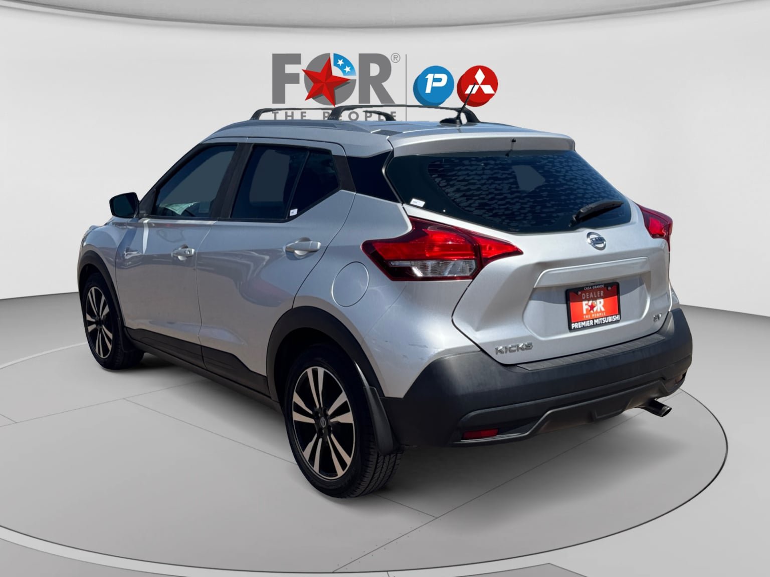 Used 2019 Nissan Kicks SV w/ Exterior Package FWD image 3