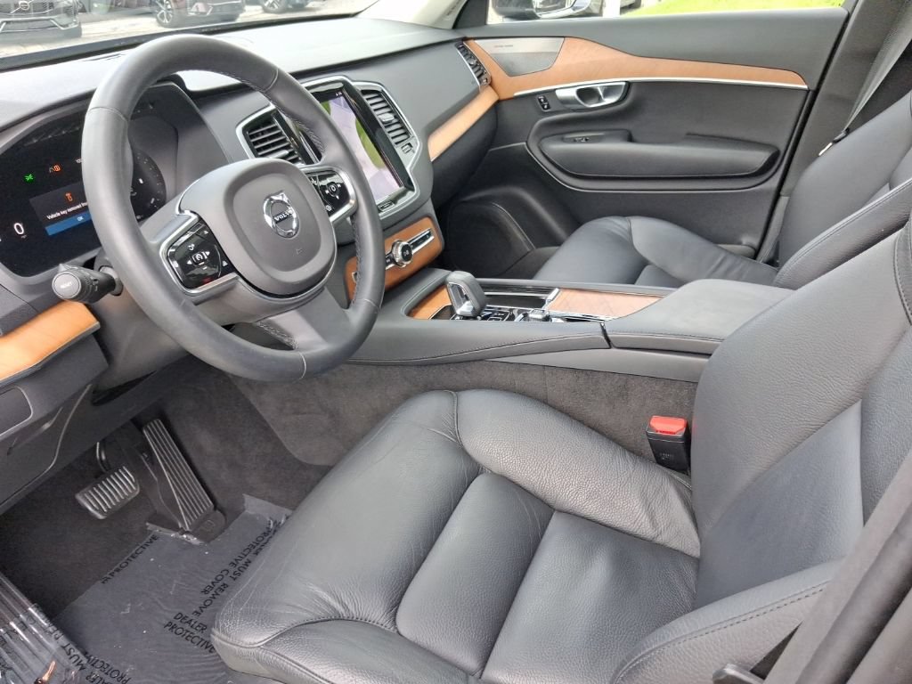 Used 2024 Volvo XC90 B5 Plus AWD/4WD image 13