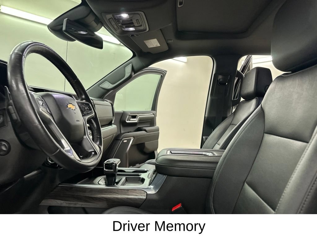 Used 2022 Chevrolet Silverado 1500 LTZ w/ LTZ Premium Package AWD/4WD image 37