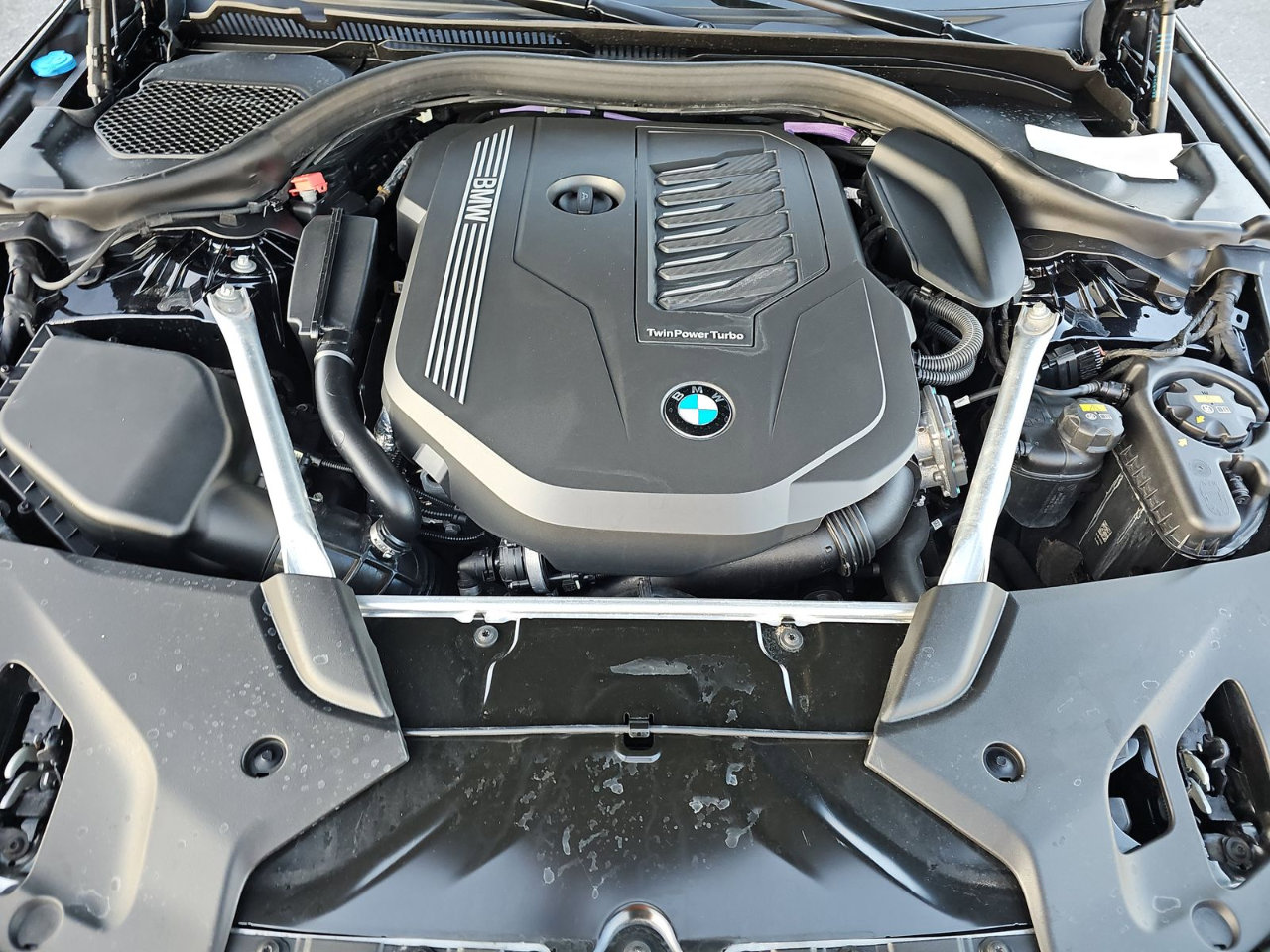 Used 2023 BMW 540i xDrive w/ M Sport Package image 13