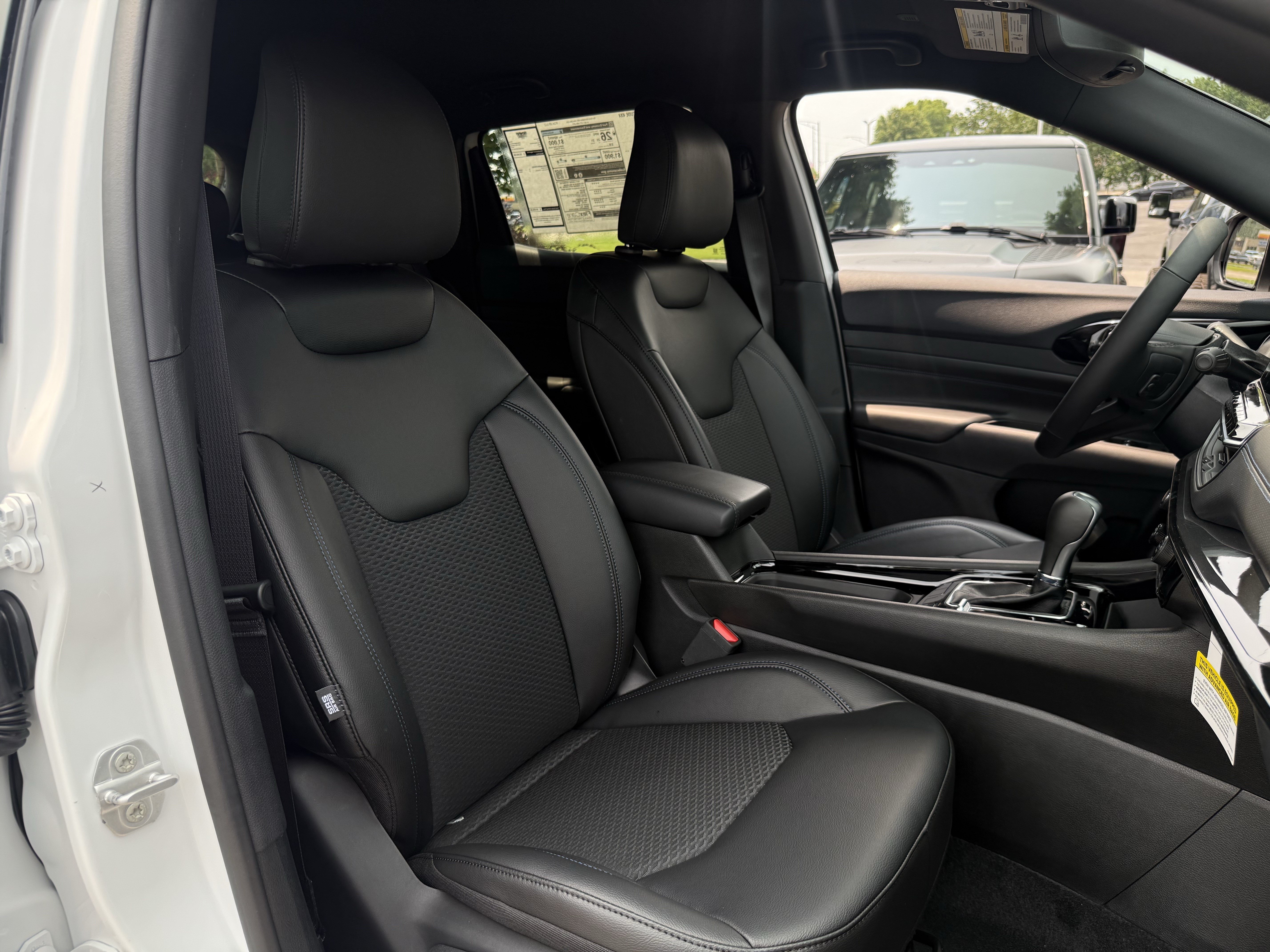 New 2026 Jeep Compass Latitude AWD/4WD image 33