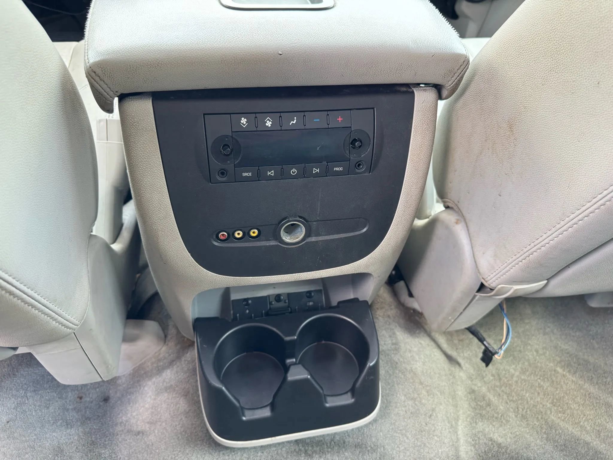 Used 2013 Chevrolet Suburban LT image 30